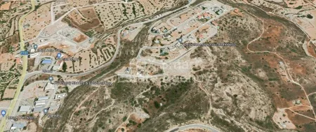 קרקע למגורים למכירה