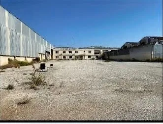 תעשייה למכירה