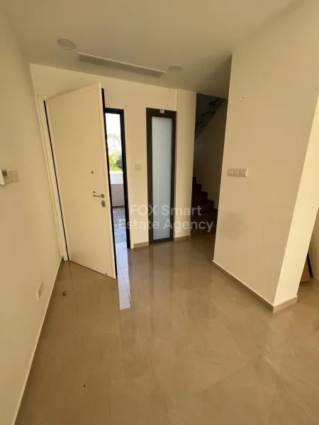 Μπανγκαλόου προς πώληση