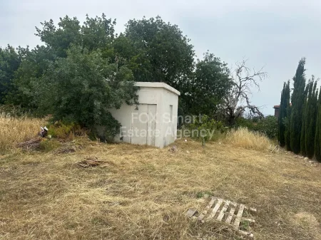 Жилой участок на продажу