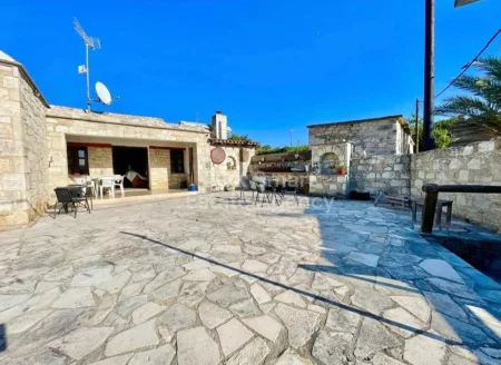 Choulou, Paphos
