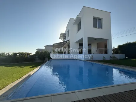 Μπανγκαλόου προς πώληση