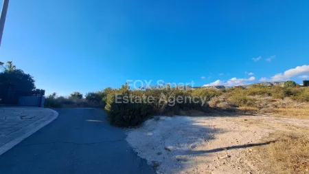 Жилой участок на продажу