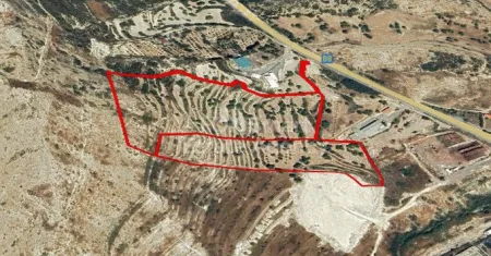 קרקע למגורים למכירה