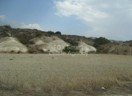 קרקע למגורים למכירה