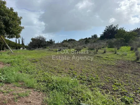 קרקע למגורים למכירה