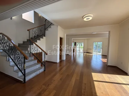 Detached House for rent