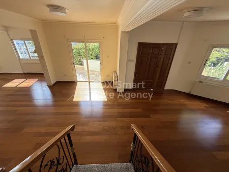 Detached House for rent