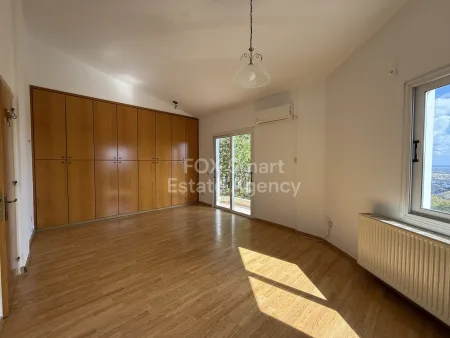 Detached House for rent