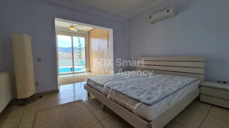 Μπανγκαλόου προς πώληση