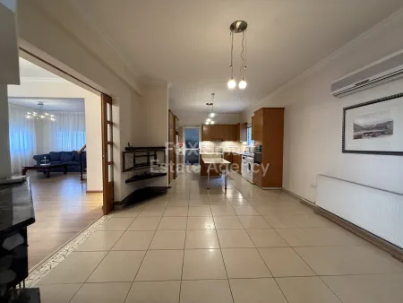 Detached House for rent