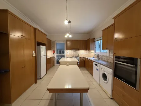 Detached House for rent