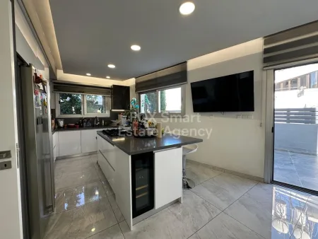 Semi-detached House for rent
