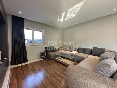 Semi-detached House for rent