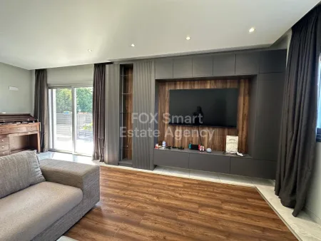 Semi-detached House for rent