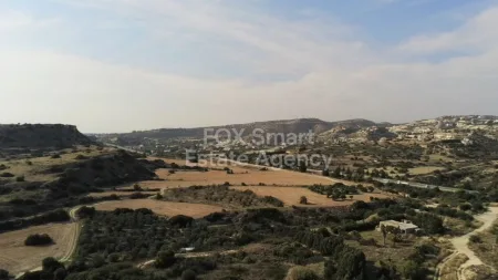 קרקע למגורים למכירה