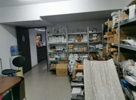 Vendita al dettaglio in vendita