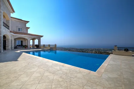 Villa for sale