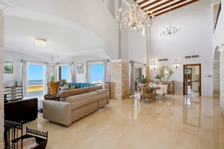 Villa for sale