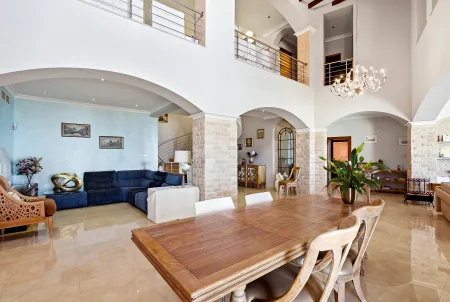 Villa for sale