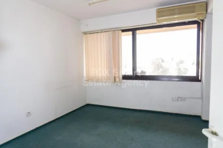 Γραφείο προς πώληση