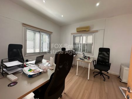 Γραφείο προς ενοικίαση
