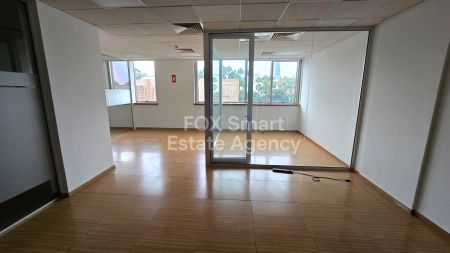 Γραφείο προς ενοικίαση