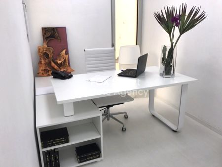 Γραφείο προς ενοικίαση