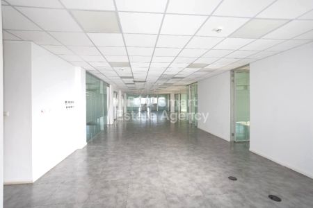 Thumbnail 2 Propiedad Comercial En Alquiler Chipre