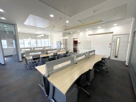 Γραφείο προς ενοικίαση