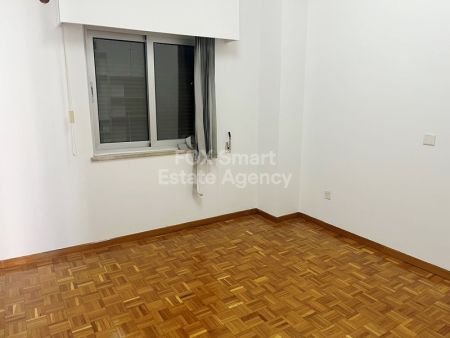 Γραφείο προς ενοικίαση