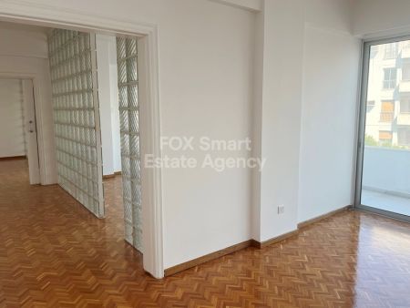 Γραφείο προς ενοικίαση