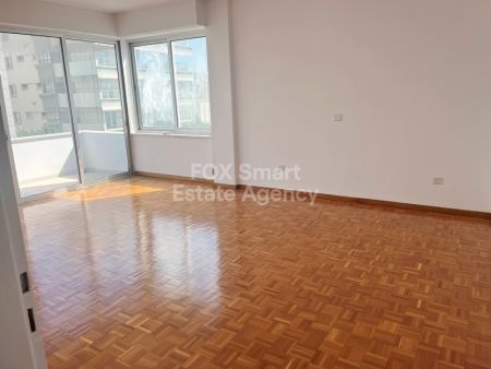 Γραφείο προς ενοικίαση