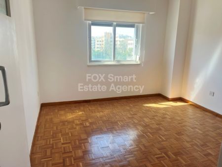 Γραφείο προς ενοικίαση