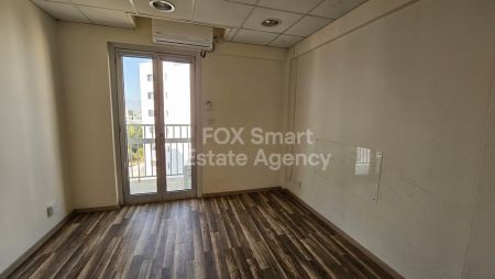 Γραφείο προς ενοικίαση