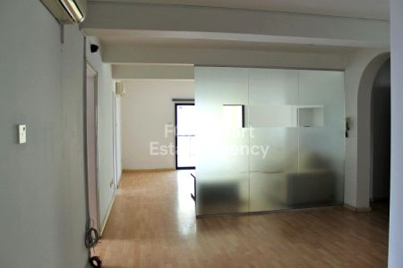 Γραφείο προς ενοικίαση