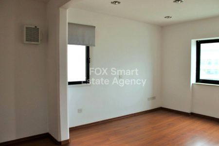 Γραφείο προς ενοικίαση