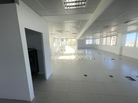 Γραφείο προς ενοικίαση