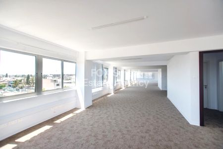 Thumbnail 1 Εμπορικό Ακίνητο Προς Ενοικίαση Λεμεσος