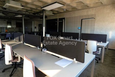 Γραφείο προς πώληση