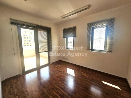 משרד למכירה