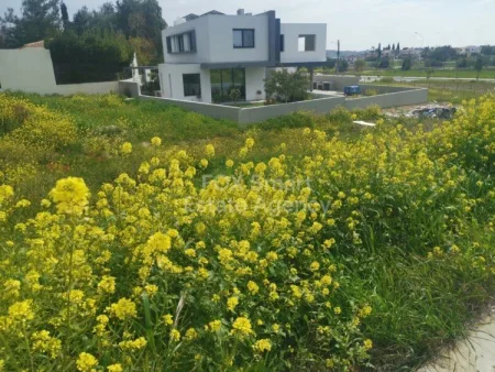 Жилой участок на продажу