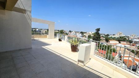 פנטהאוז להשכרה