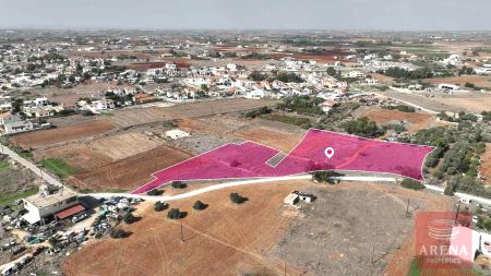 Жилой участок на продажу