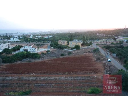 Жилой участок на продажу