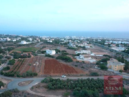 Жилой участок на продажу