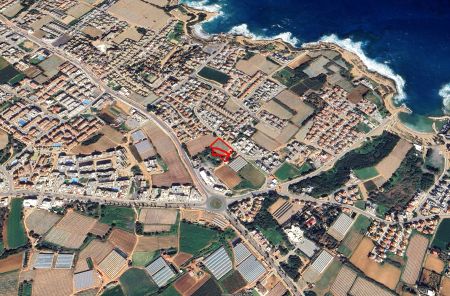 Жилой участок на продажу