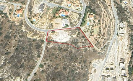 Жилой участок на продажу