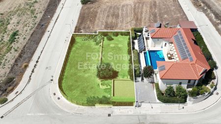 Жилой участок на продажу