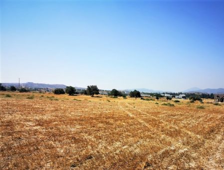 Жилой участок на продажу